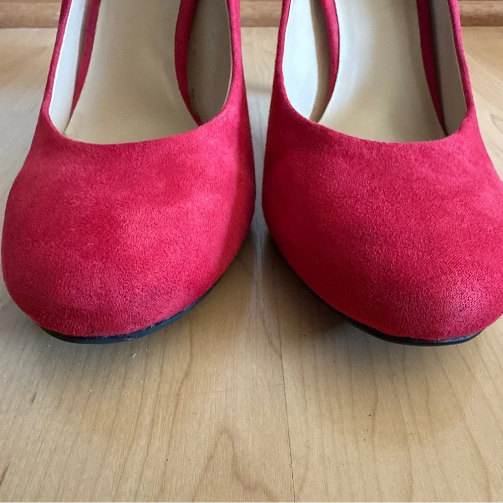 Kelly & Katie Isabel Women’s Red Faux Suede Round-Toe Pumps Heels, Size 8.5